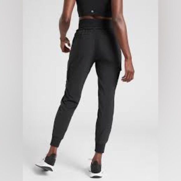Athleta Sutton Jogger Black Cargo Size 10 Tall - Picture 2 of 11